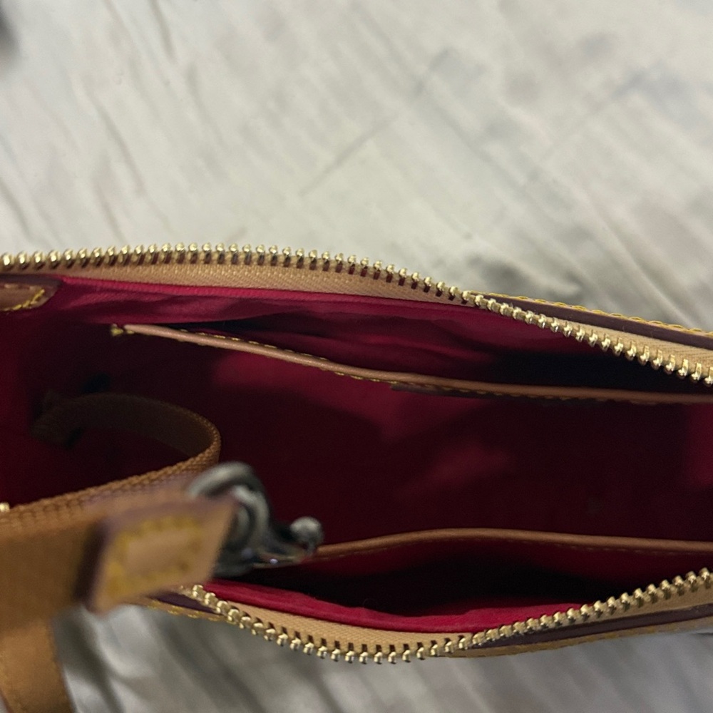 Dooney & Bourke Black Patent Leather Shoulder Bag with Tan Trim - Picture 7 of 9